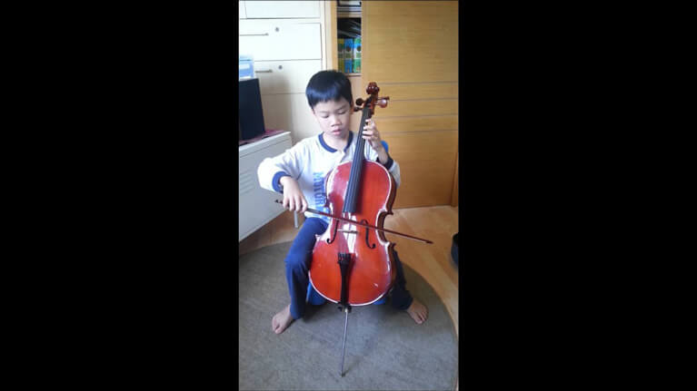 Playing D Major Scale (1 Octave) on the Cello